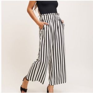 Black & White Striped Wide Leg Pant in XXS